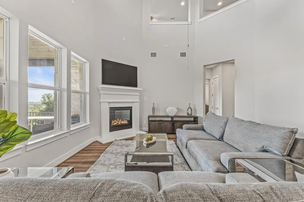 605 Gunison Drive Austin TX 78738