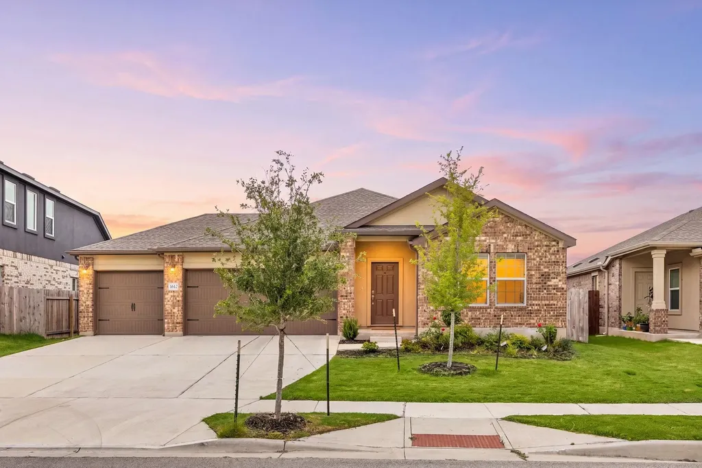 1612 Devine Lake Bend Leander TX 78641