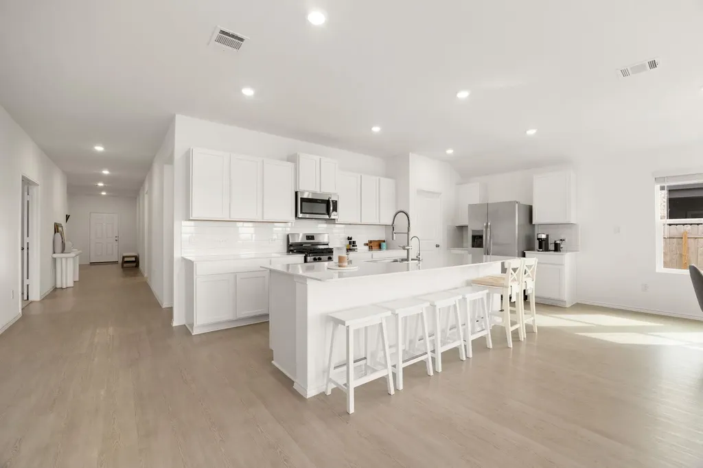 1612 Devine Lake Bend Leander TX 78641