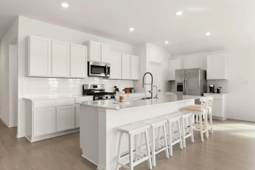 1612 Devine Lake Bend Leander TX 78641