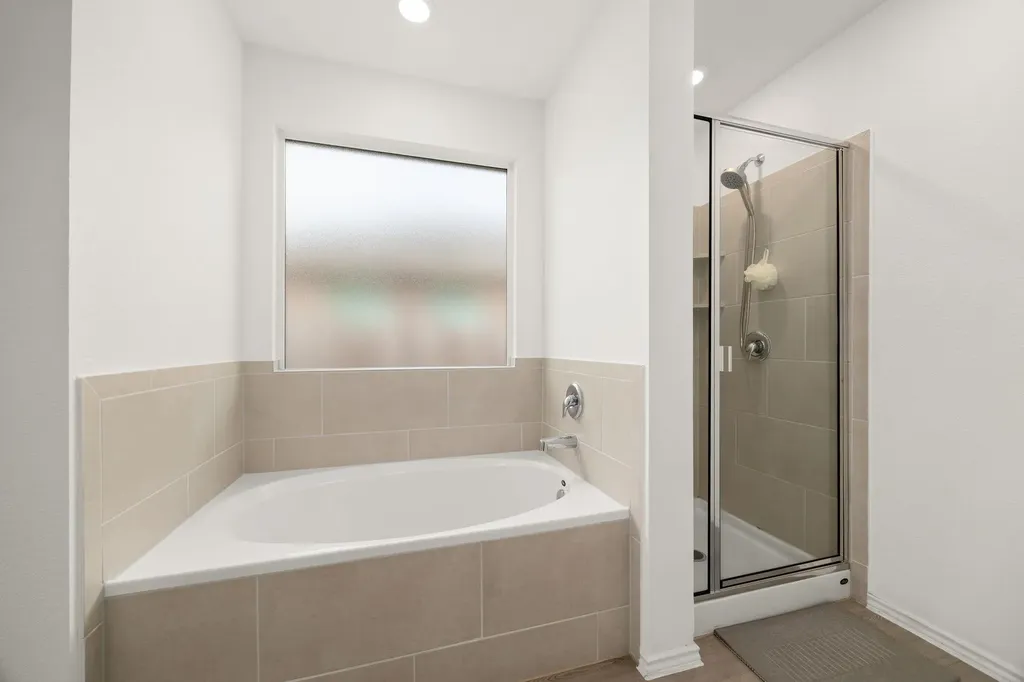 1612 Devine Lake Bend Leander TX 78641
