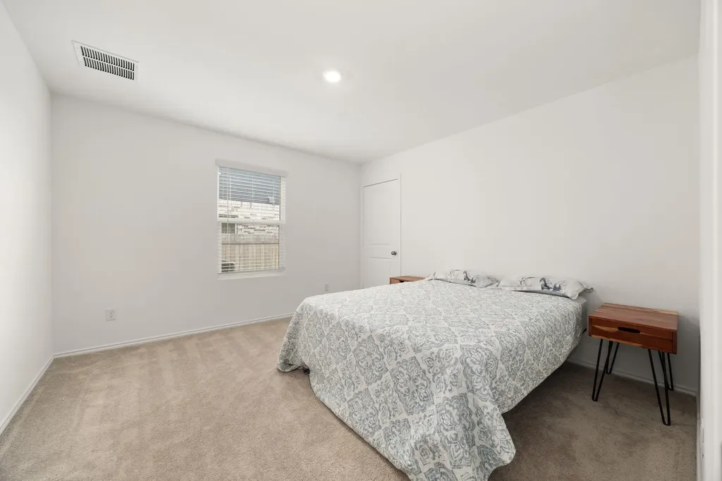 1612 Devine Lake Bend Leander TX 78641