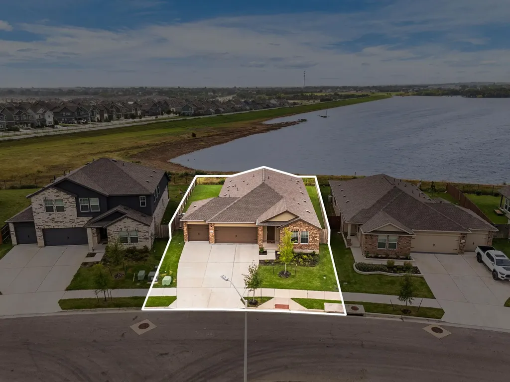 1612 Devine Lake Bend Leander TX 78641