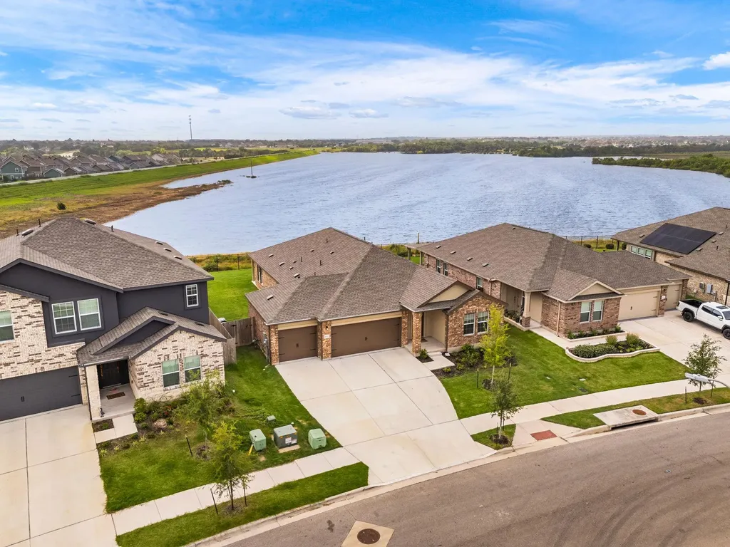 1612 Devine Lake Bend Leander TX 78641