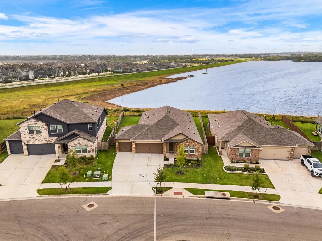 1612 Devine Lake Bend Leander TX 78641