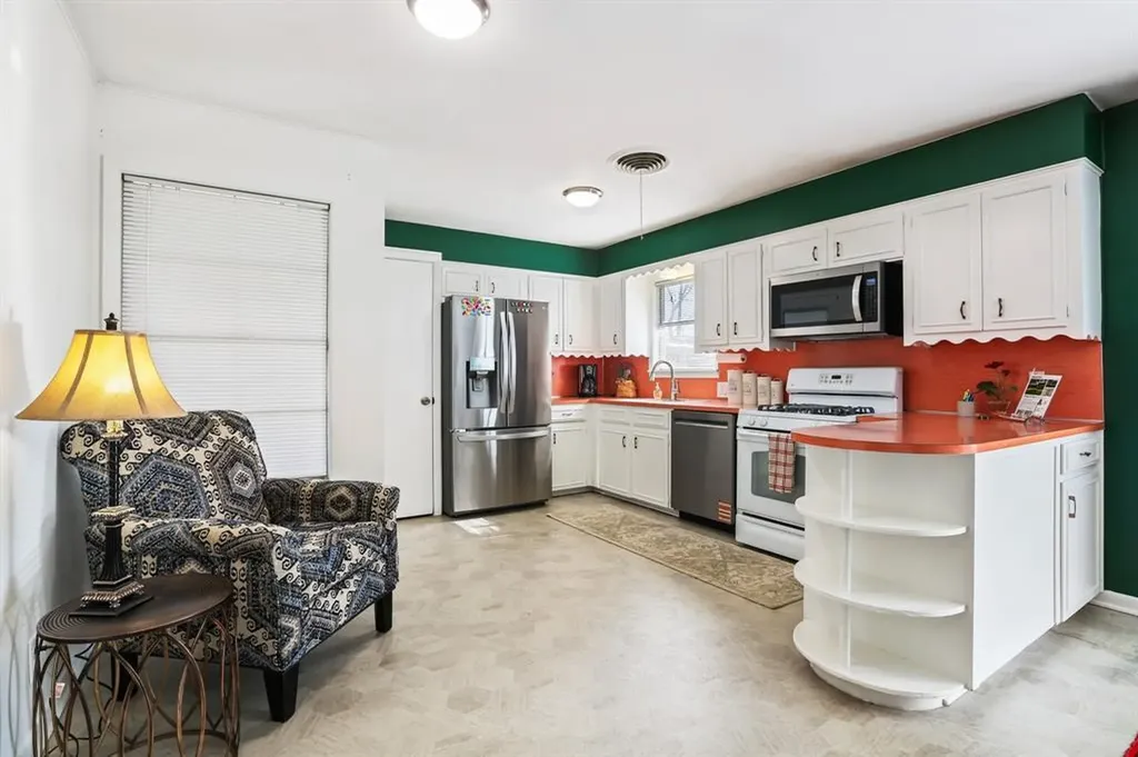 8511 Burrell Drive Austin TX 78757