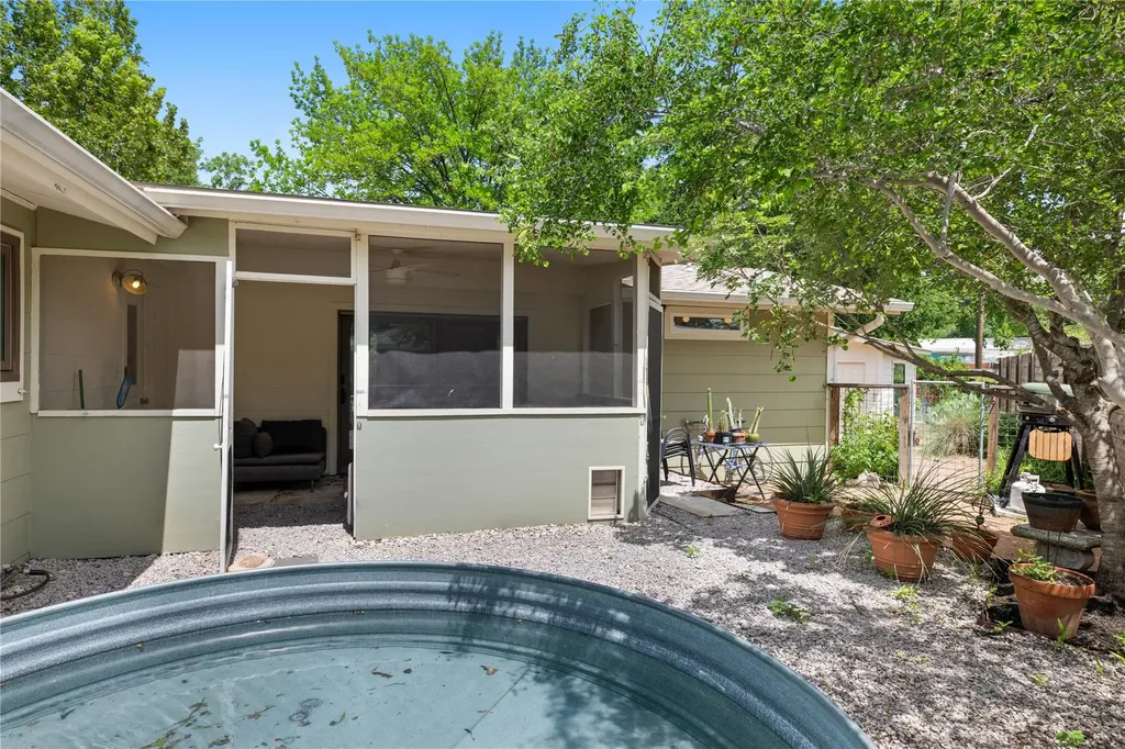 7523 Meadowview Lane Austin TX 78752