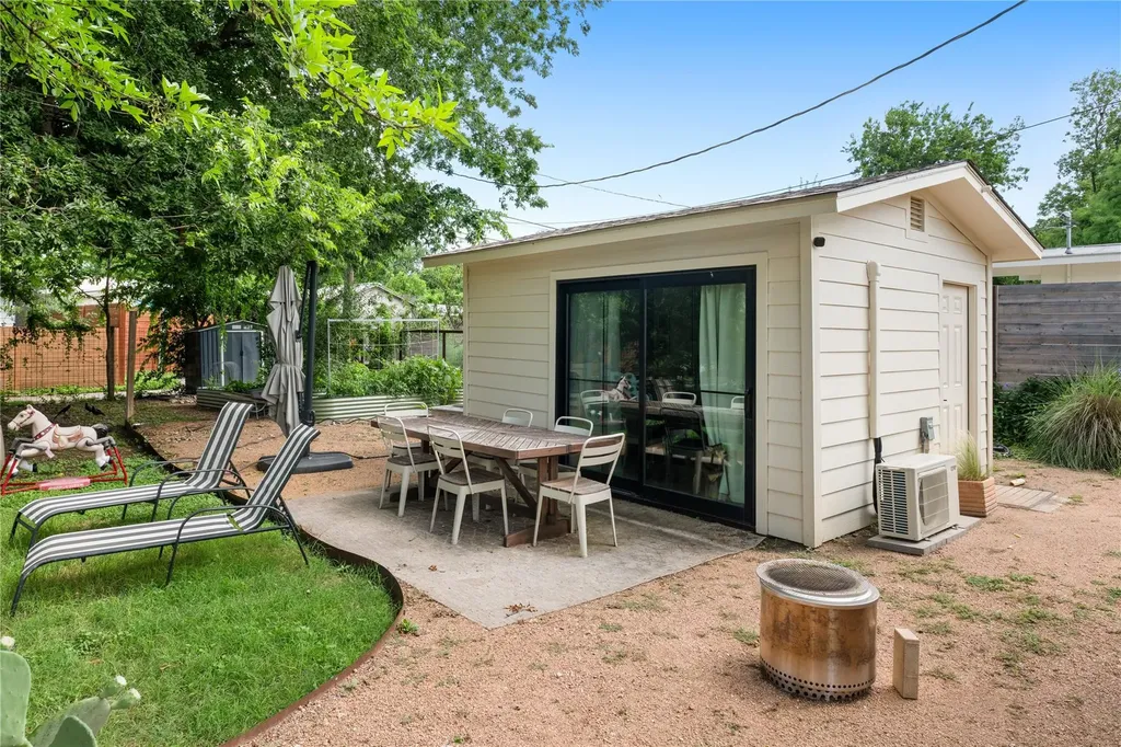 7523 Meadowview Lane Austin TX 78752
