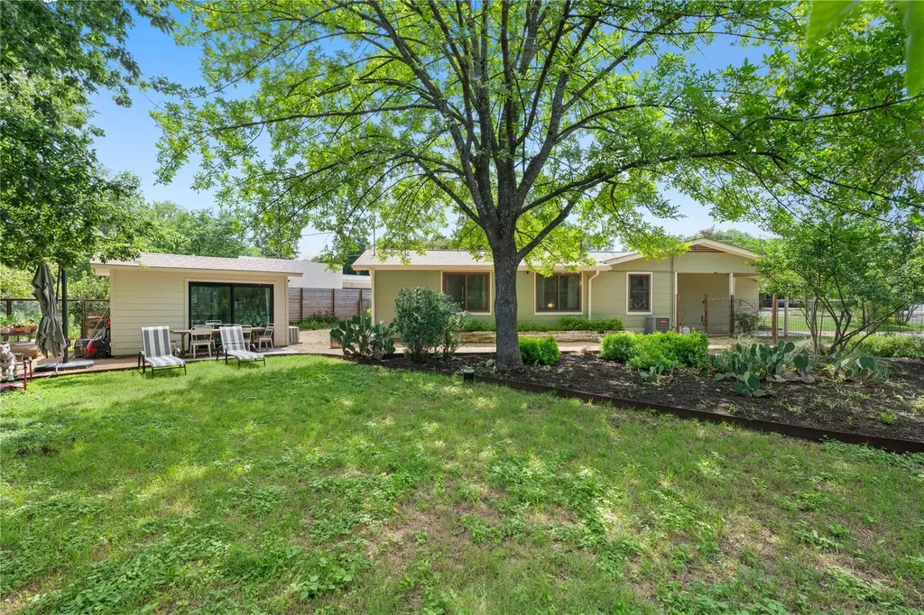 7523 Meadowview Lane Austin TX 78752
