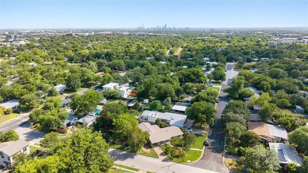7523 Meadowview Lane Austin TX 78752