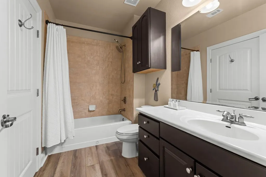 1001 The Cape Road Horseshoe Bay TX 78657