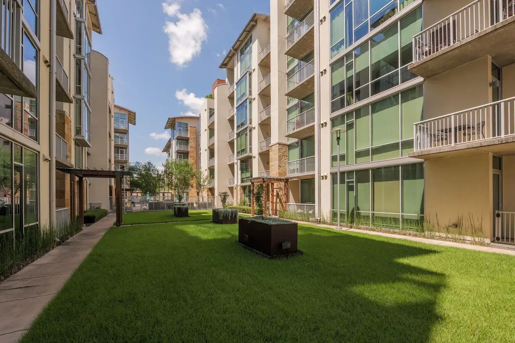 1600 Barton Springs Road Austin TX 78704