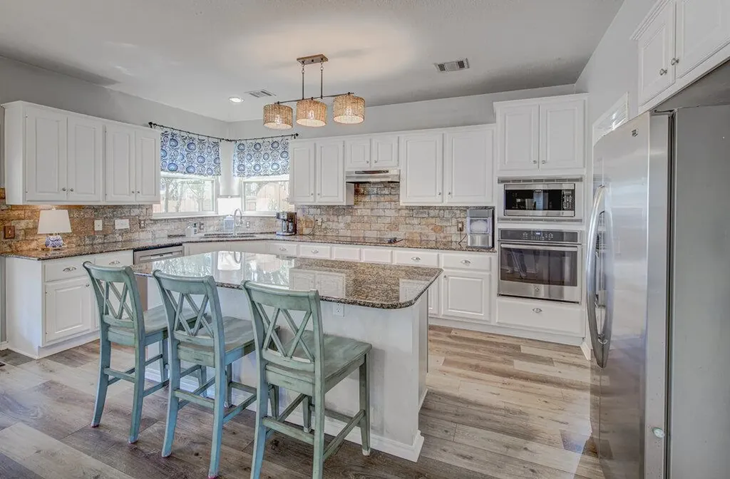 208 Kettleman Lane N Austin TX 78717
