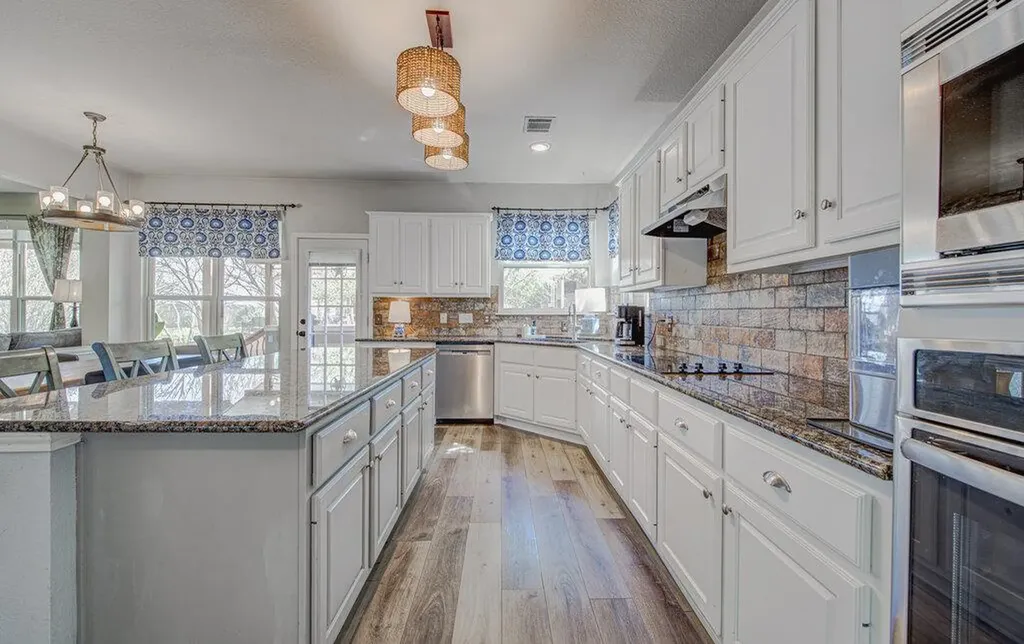 208 Kettleman Lane N Austin TX 78717