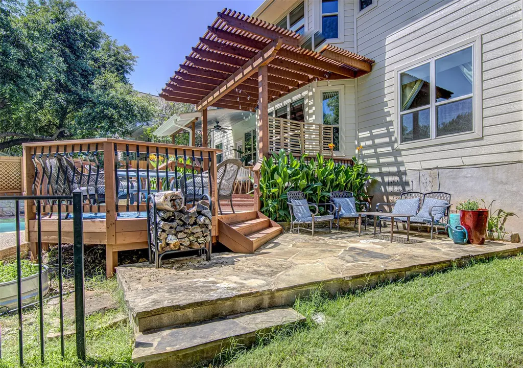 208 Kettleman Lane N Austin TX 78717