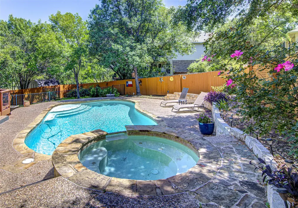 208 Kettleman Lane N Austin TX 78717