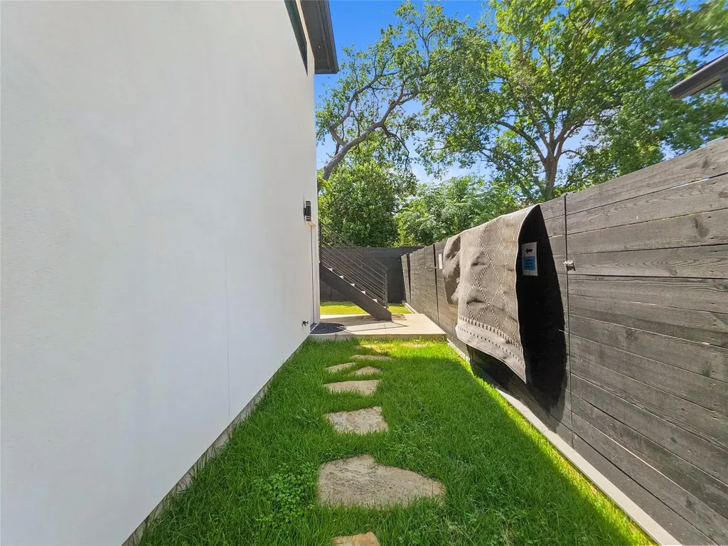 2100 Prather Lane Austin TX 78704