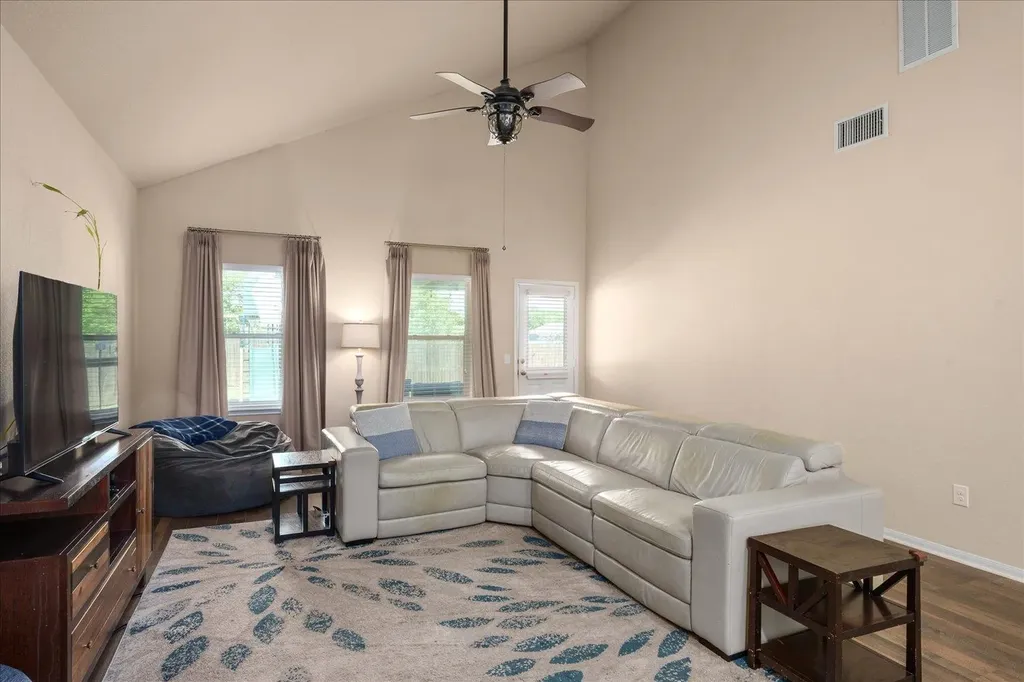 717 Kaluga Trail Leander TX 78641