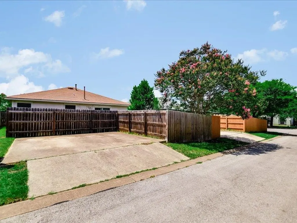 13827 Spring Heath Road Pflugerville TX 78660