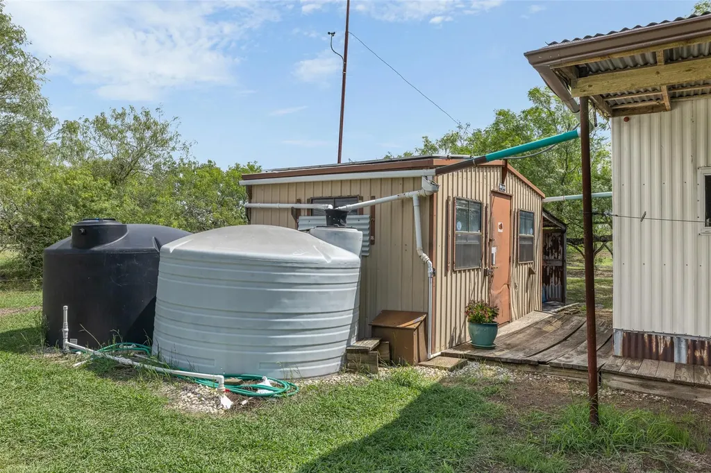 1190 Dickerson Road Lockhart TX 78644