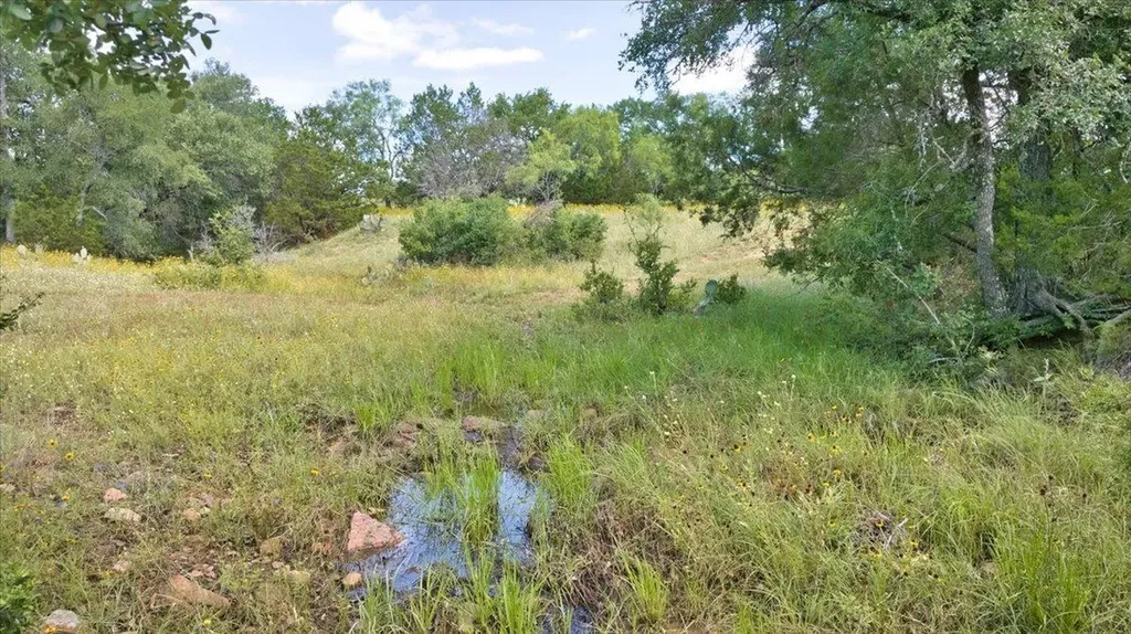 2144 Cr 307 Kingsland TX 78639