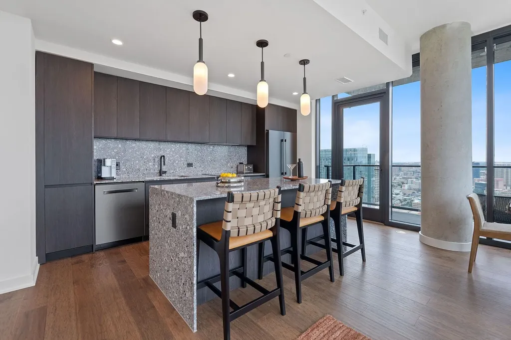84 East Avenue Austin TX 78701