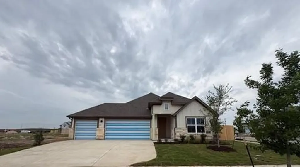 200 Caraway Corner Taylor TX 76574