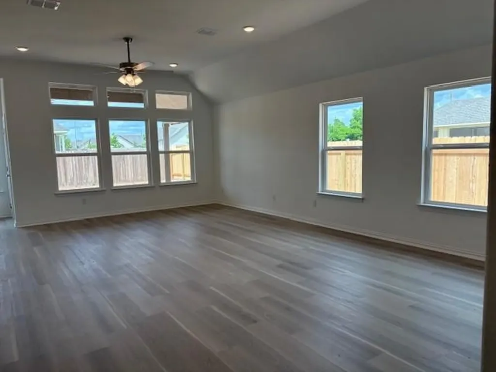 200 Caraway Corner Taylor TX 76574