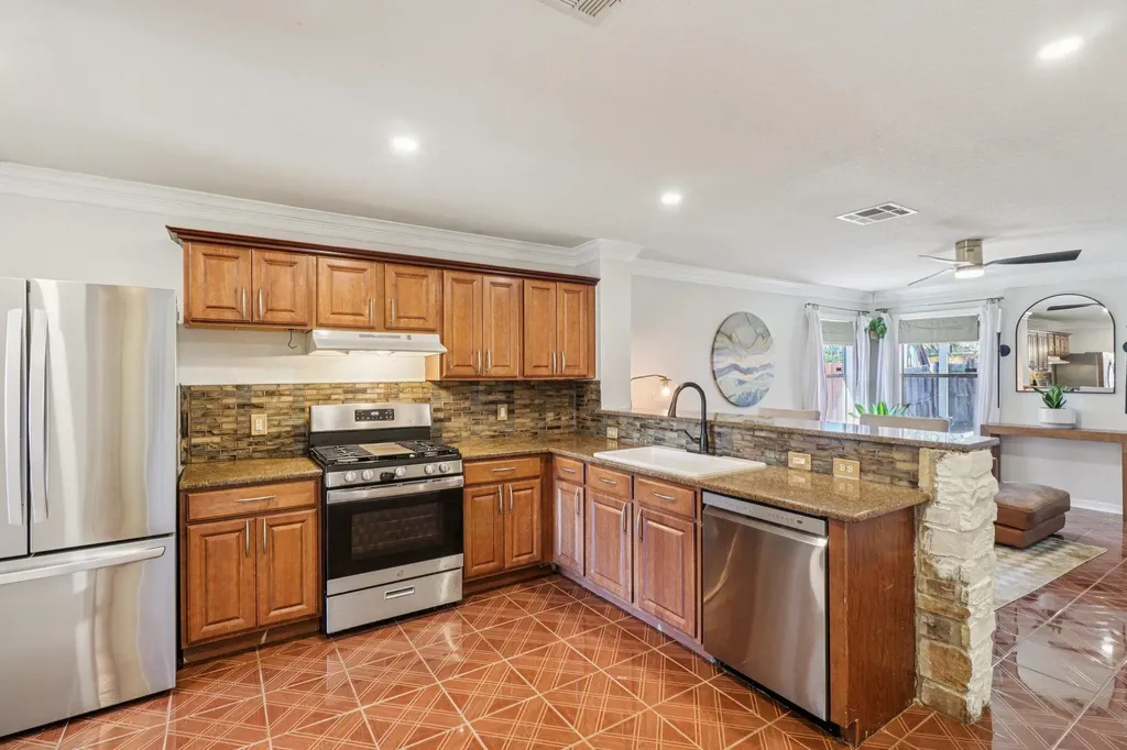 13508 Sierra Wind Lane Elgin TX 78621