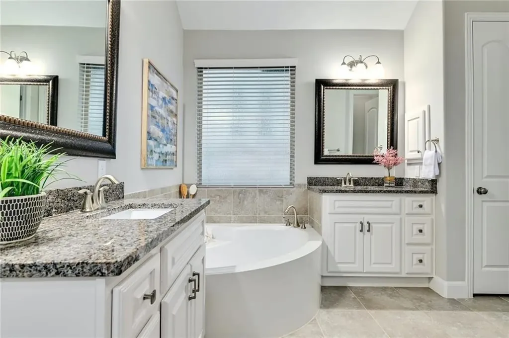 204 Maxwell Way Austin TX 78738