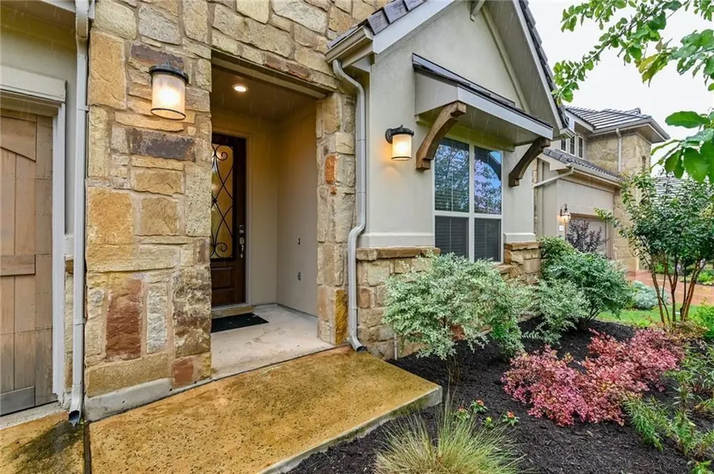 204 Maxwell Way Austin TX 78738
