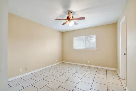 6826 Laguna Norte San Antonio TX 78239