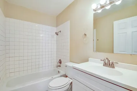 6826 Laguna Norte San Antonio TX 78239