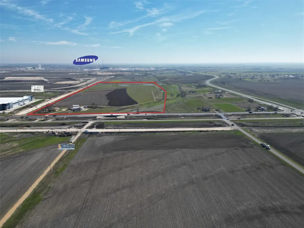 1251 Fm 3349 Taylor TX 76574