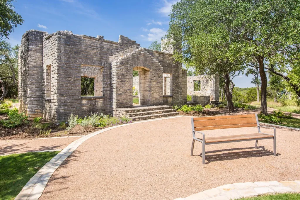 1603 Headwaters Boulevard Dripping Springs TX 78620