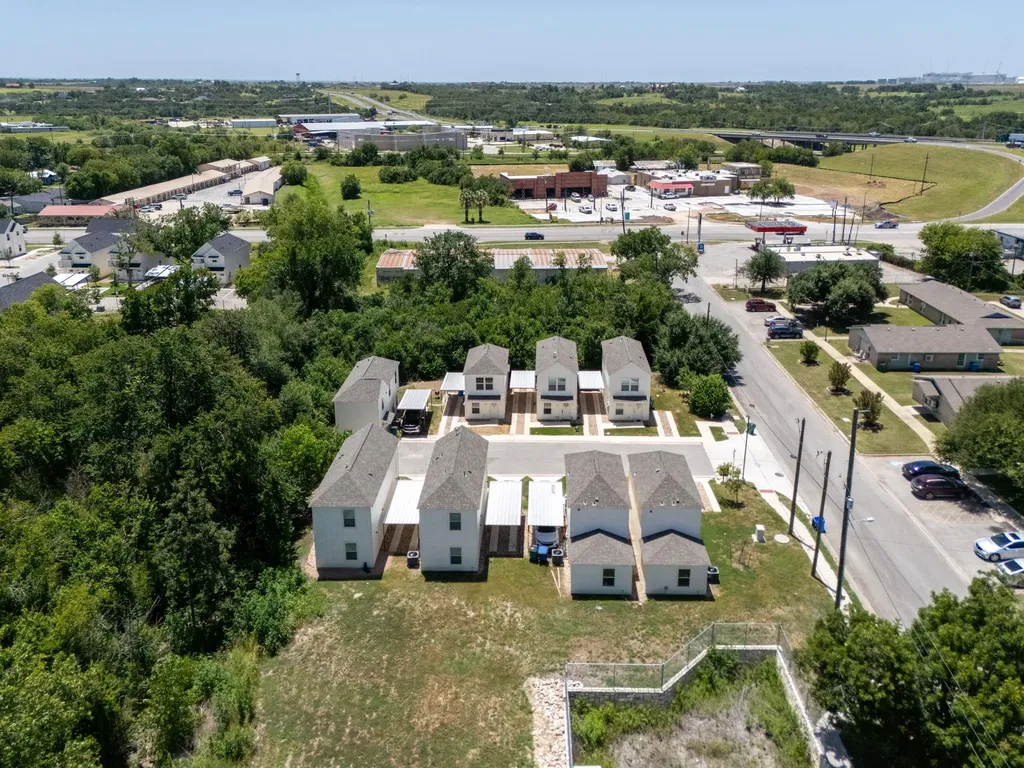 230 Debus Drive Taylor TX 76574