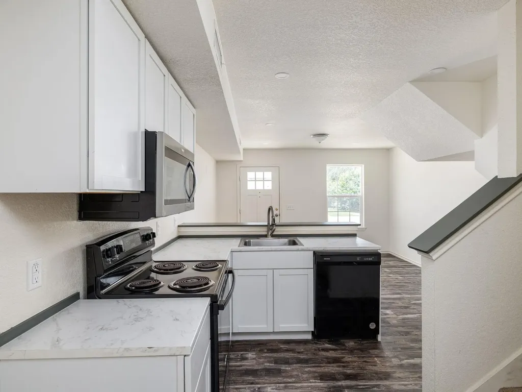 230 Debus Drive Taylor TX 76574