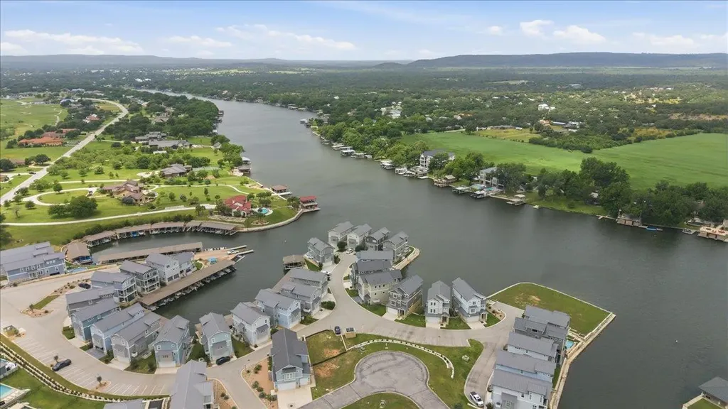 208 Marina Bluff Kingsland TX 78639
