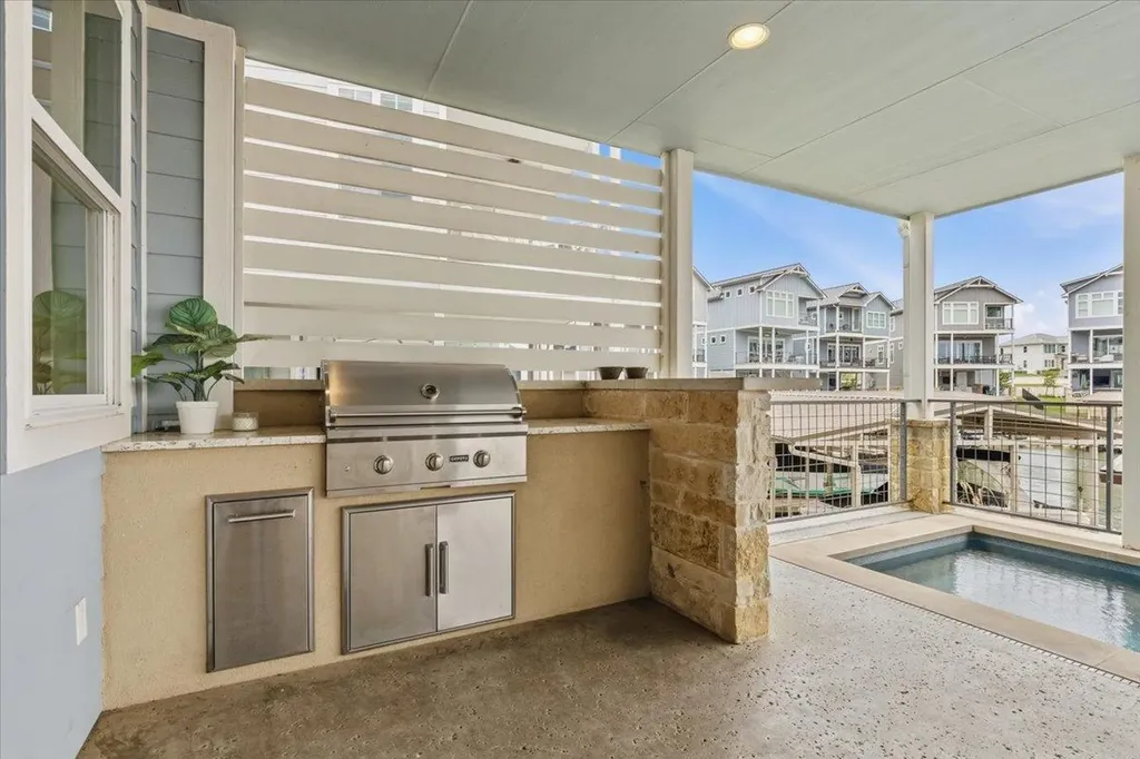 208 Marina Bluff Kingsland TX 78639