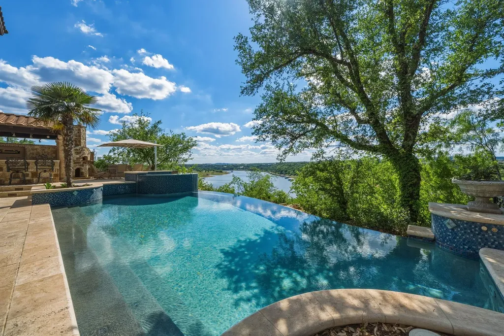 25110 River Road Spicewood TX 78669