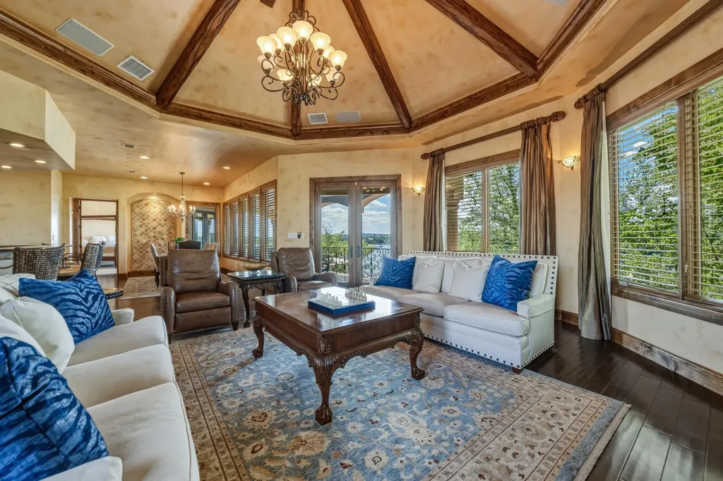 25110 River Road Spicewood TX 78669