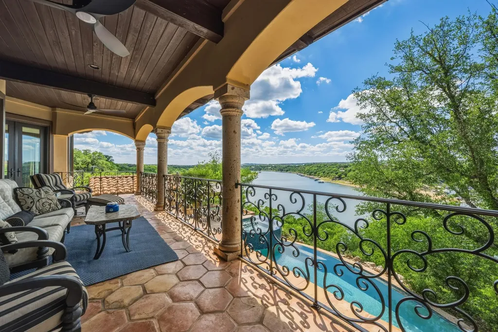 25110 River Road Spicewood TX 78669