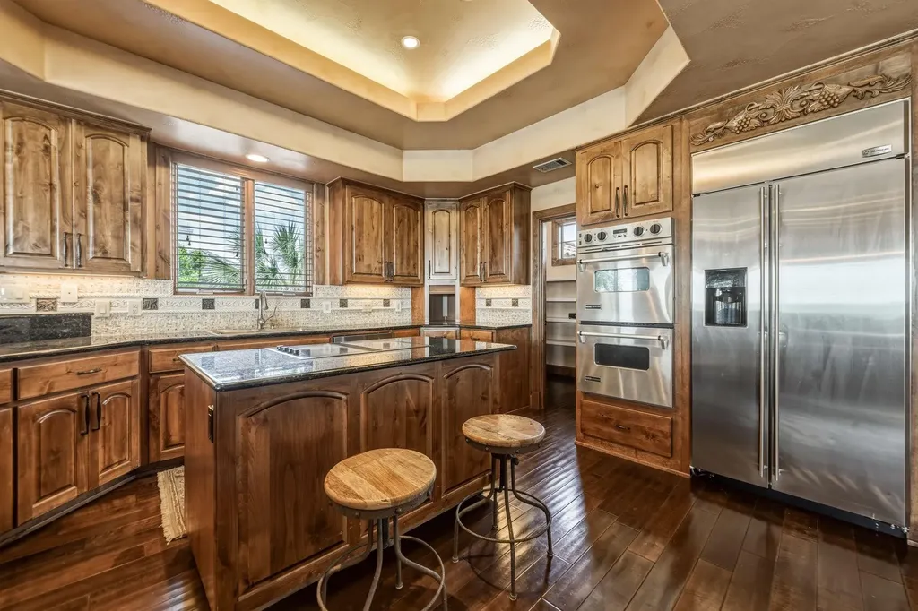 25110 River Road Spicewood TX 78669