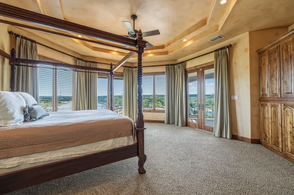 25110 River Road Spicewood TX 78669