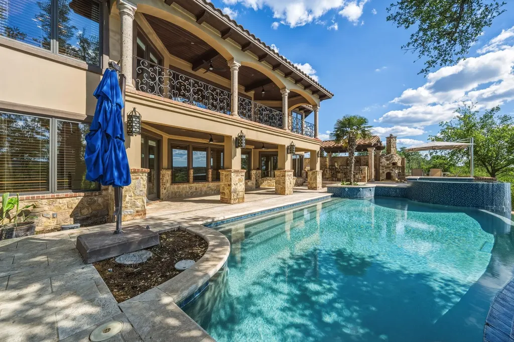 25110 River Road Spicewood TX 78669