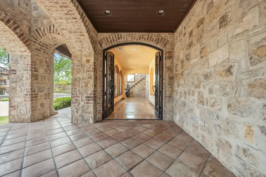 25110 River Road Spicewood TX 78669
