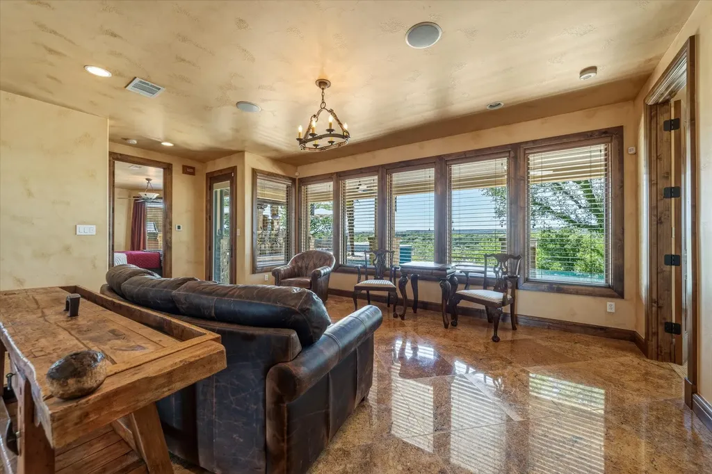 25110 River Road Spicewood TX 78669