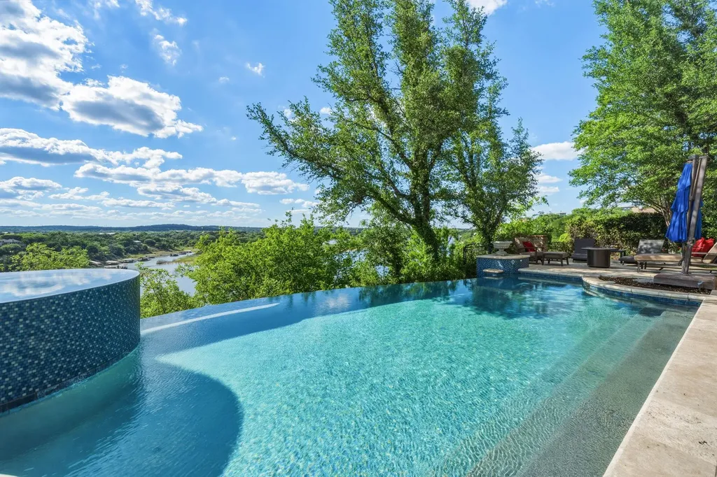 25110 River Road Spicewood TX 78669
