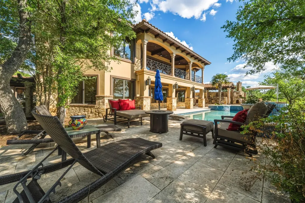25110 River Road Spicewood TX 78669