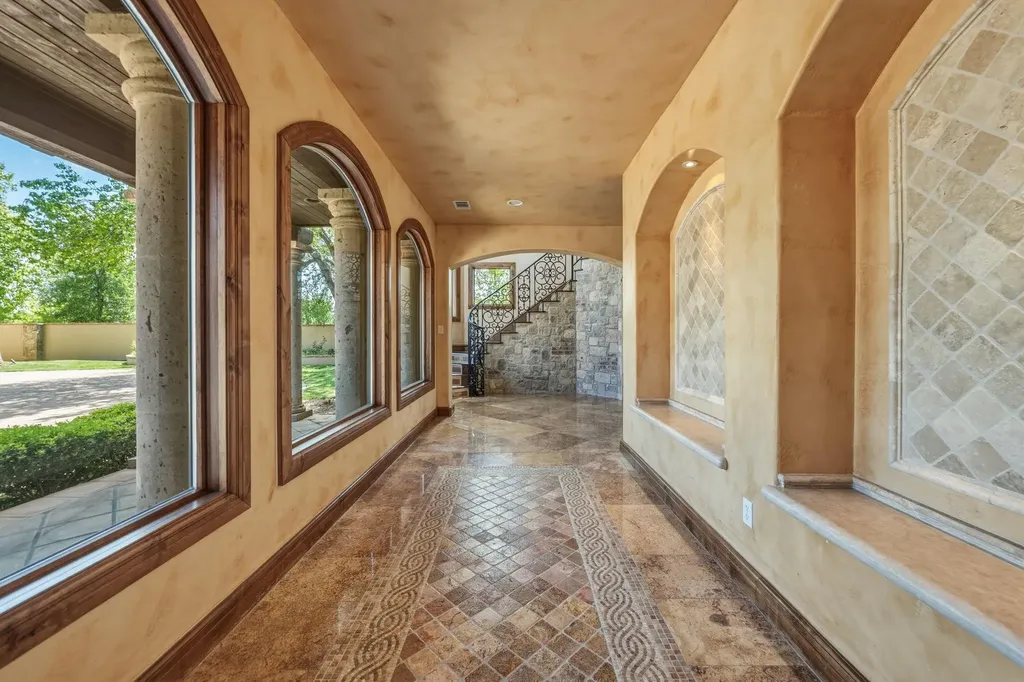 25110 River Road Spicewood TX 78669